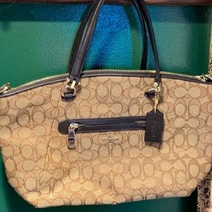 Coach Purse / Hand bag, like new!